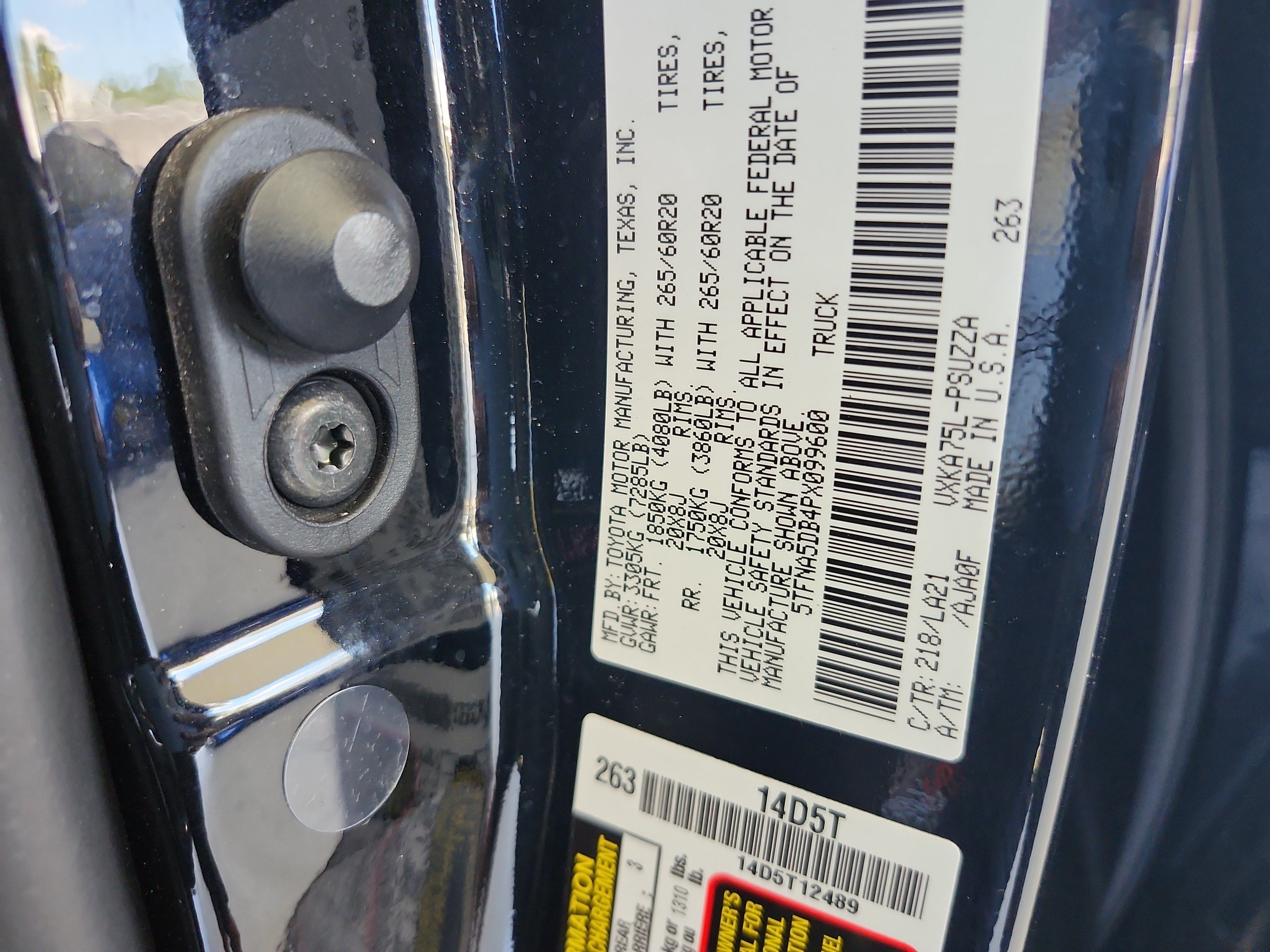 Used 2023 Toyota Tundra Platinum AWD/4WD image 24