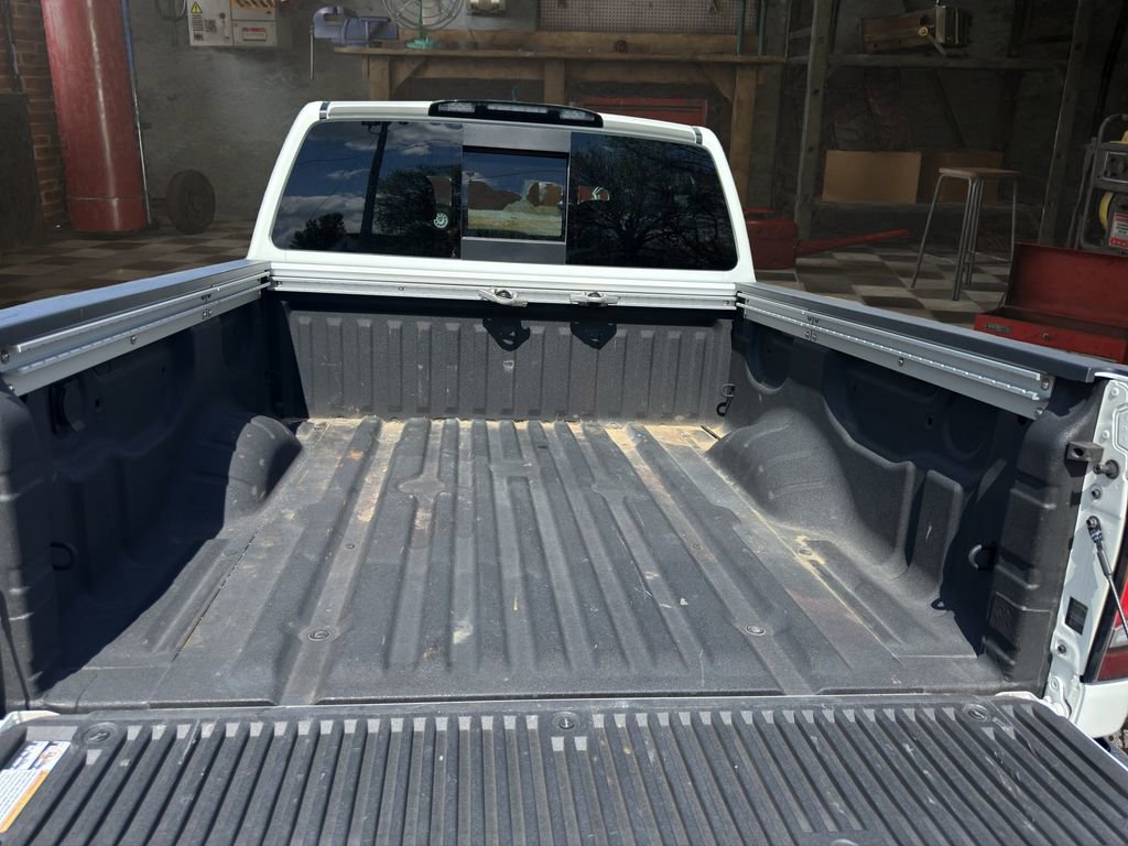 Used 2024 Nissan Titan PRO-4X w/ Pro-4x Convenience Package image 9