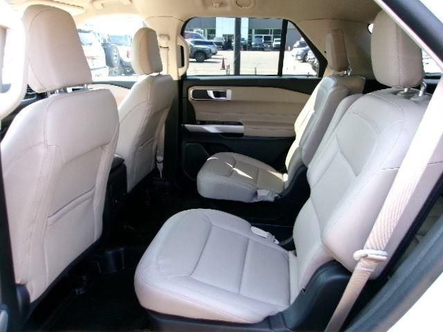 Certified 2023 Ford Explorer XLT w/ Equipment Group 202A AWD/4WD image 7