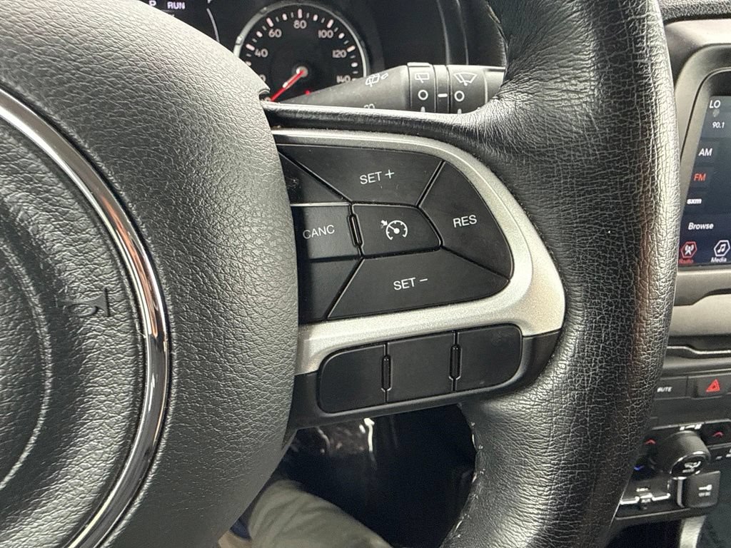 Used 2020 Jeep Renegade Latitude w/ Cold Weather Group AWD/4WD image 20