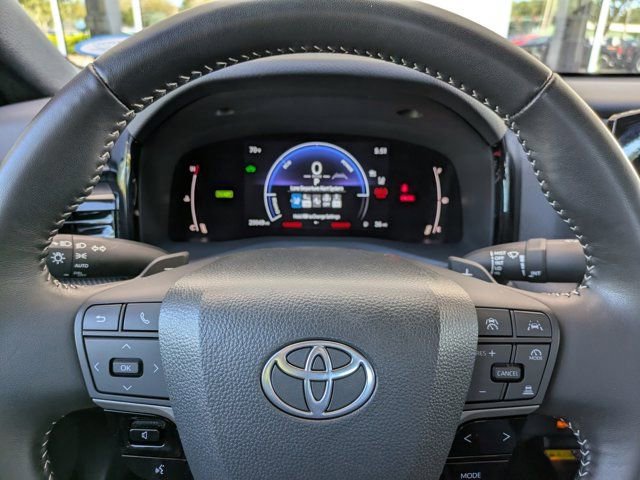 Used 2025 Toyota Camry SE image 24