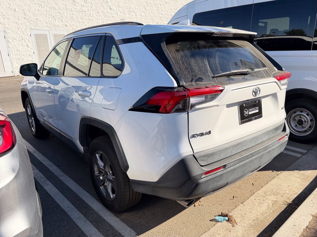Used 2022 Toyota RAV4 XLE w/ Convenience Package FWD image 4