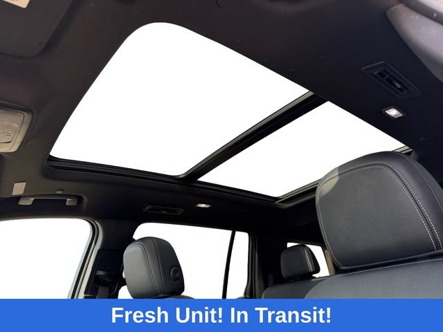 Used 2025 Chevrolet Traverse LT w/ Sun and Wheel Package FWD image 20