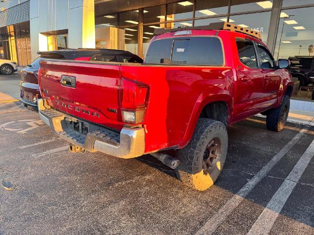 Used 2022 Toyota Tacoma SR5 AWD/4WD image 9