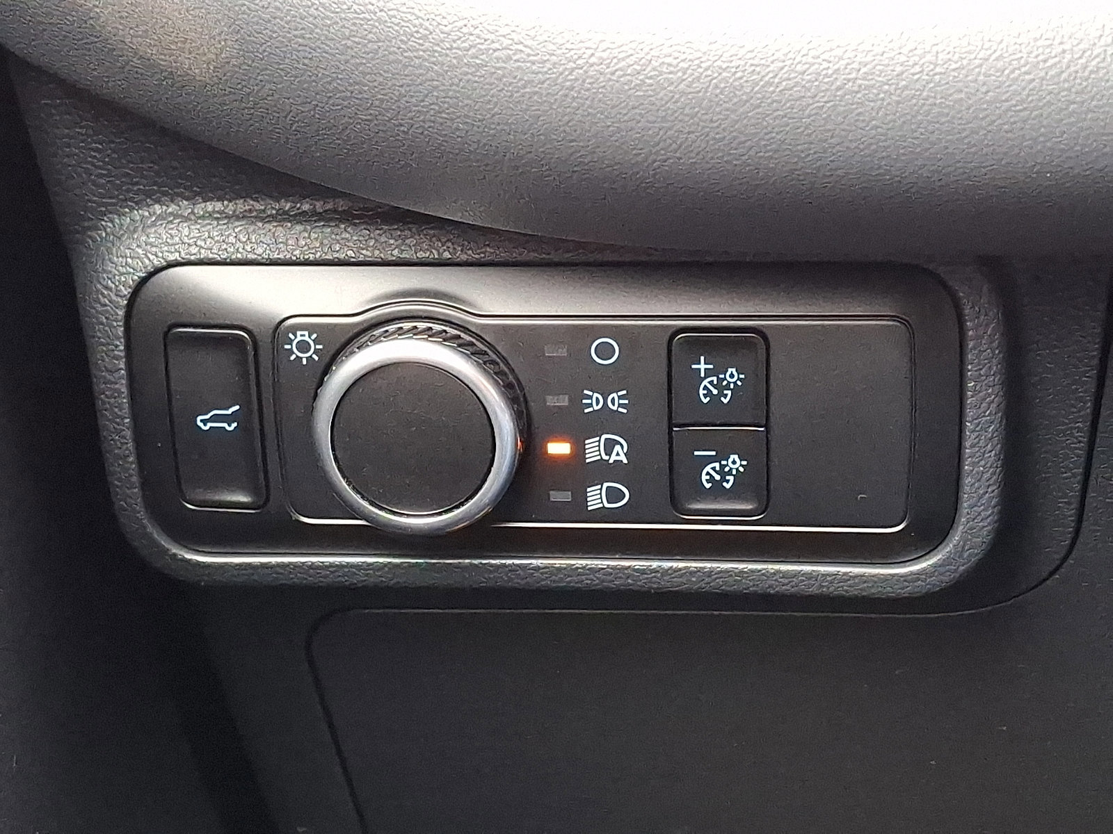 Certified 2025 Ford Explorer Active image 28