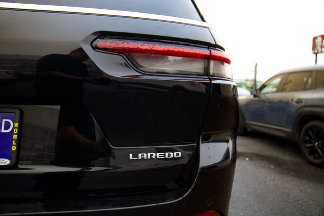 Used 2024 Jeep Grand Cherokee L Laredo RWD image 12