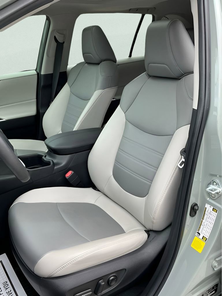 Used 2023 Toyota RAV4 XLE Premium FWD image 25