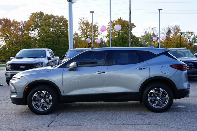 Used 2023 Chevrolet Blazer LT image 2