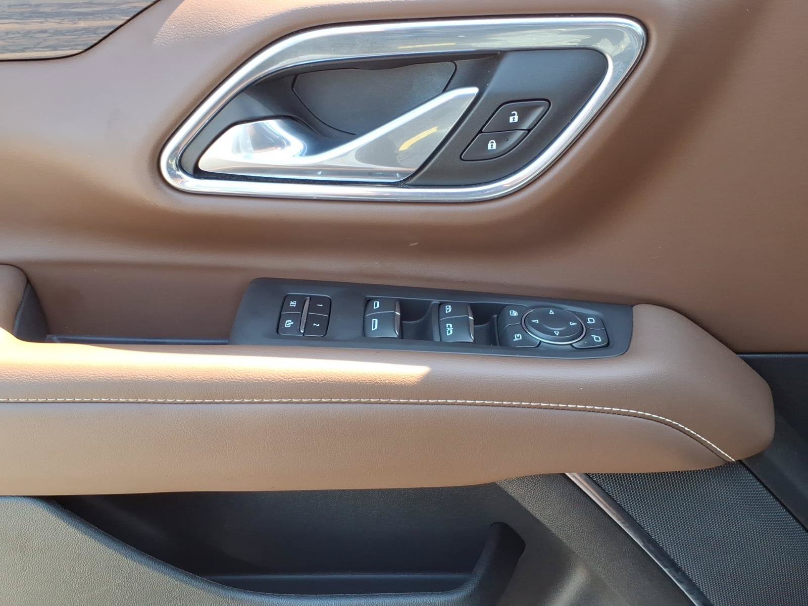 Used 2023 Chevrolet Suburban High Country w/ Advanced Technology Package AWD/4WD image 16