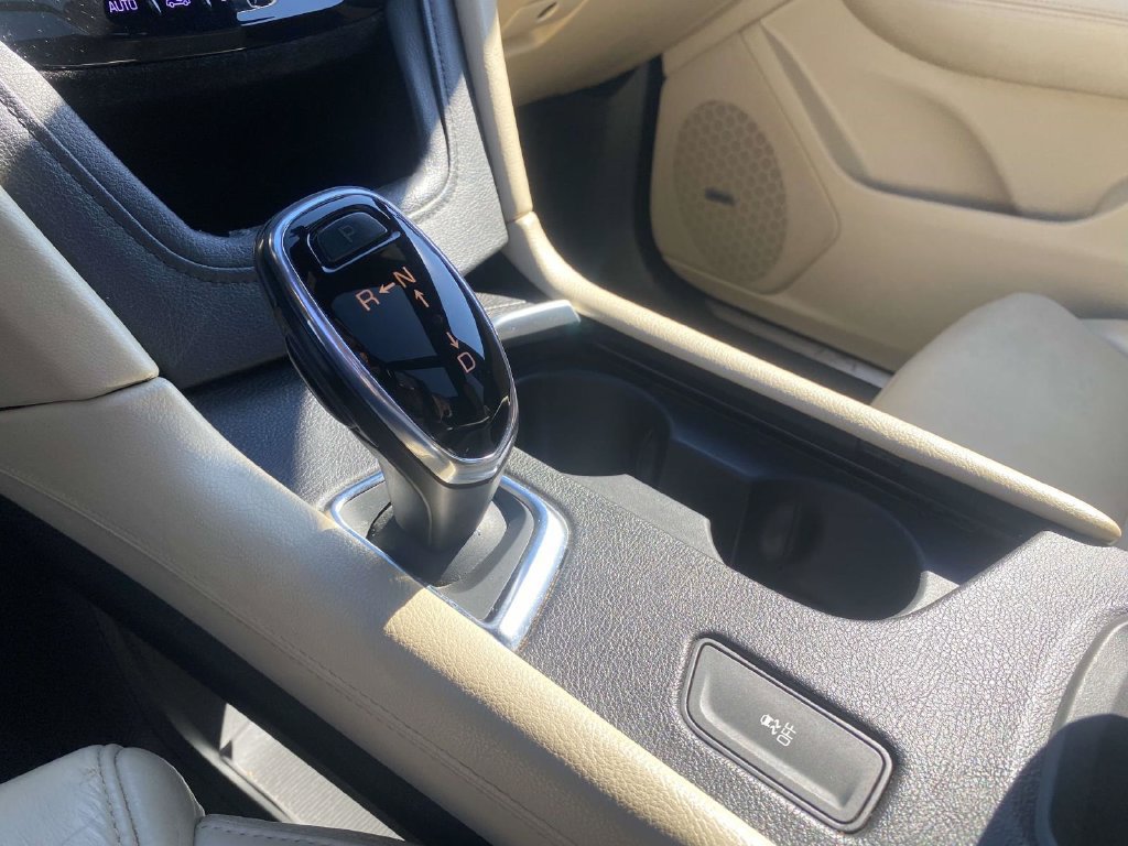 Used 2018 Cadillac XT5 Luxury w/ Driver Awareness Package FWD image 28