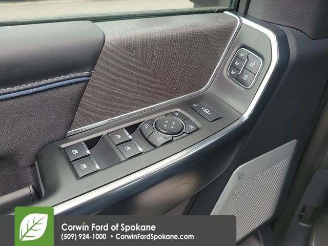 Certified 2025 Ford F450 Platinum AWD/4WD image 23