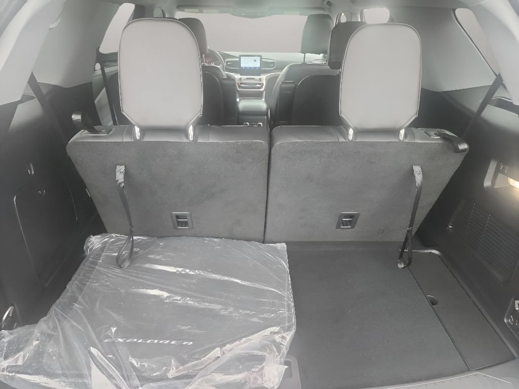 Certified 2024 Ford Explorer XLT w/ Equipment Group 202A AWD/4WD image 10