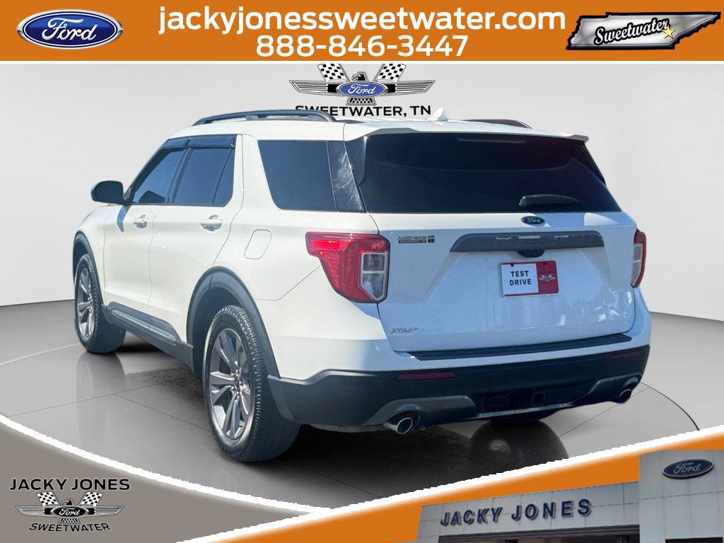 Certified 2022 Ford Explorer XLT w/ Equipment Group 202A image 3