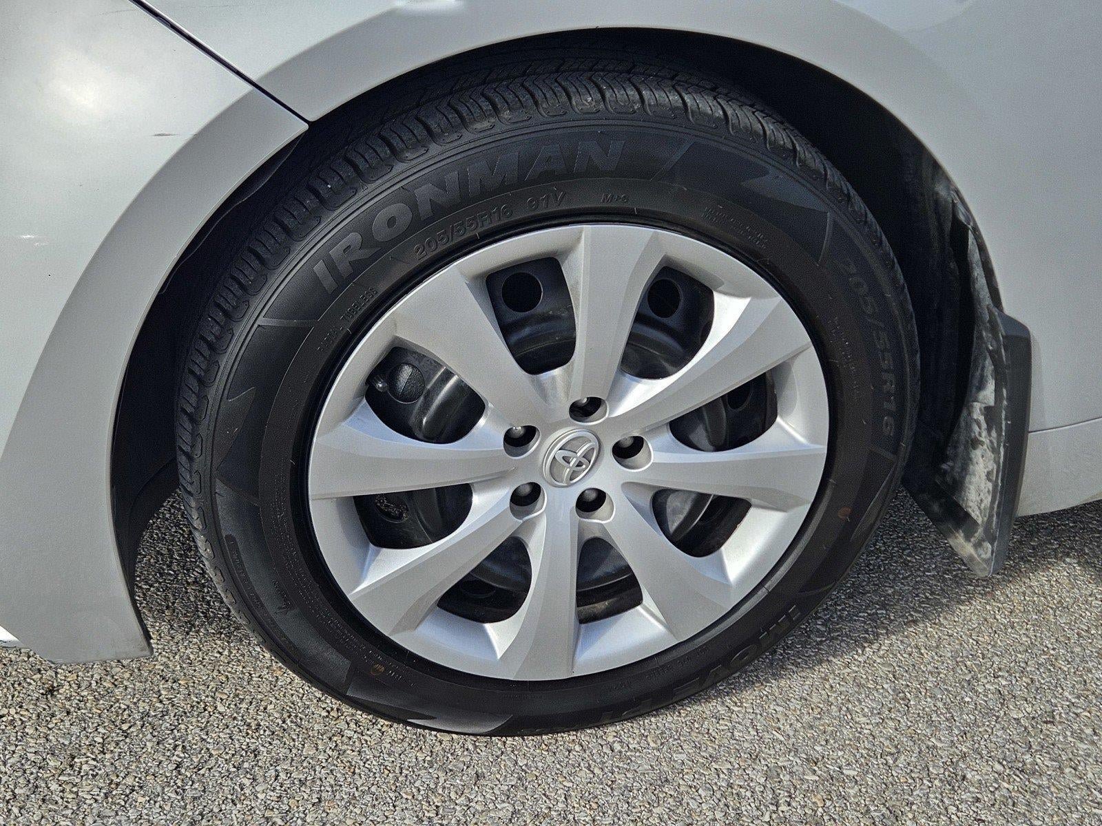 Used 2025 Toyota Corolla LE FWD image 9