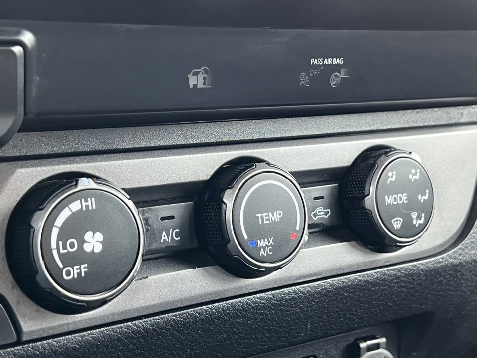 Used 2019 Toyota Tacoma TRD Off-Road image 29