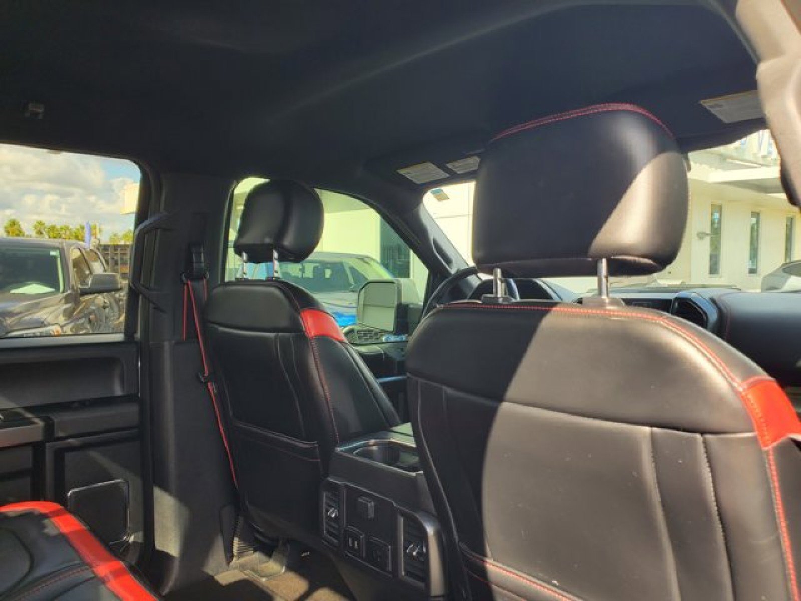 Certified 2019 Ford F150 Lariat image 31