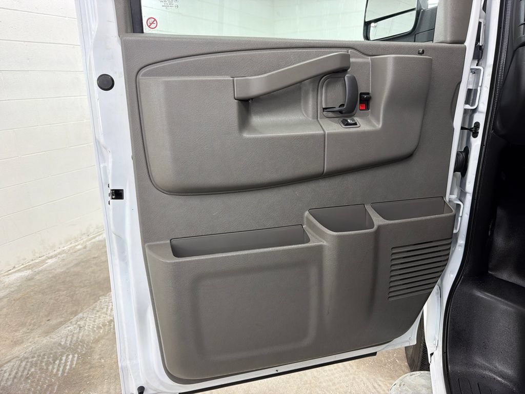 Used 2025 GMC Savana 2500 w/ Driver Convenience Package RWD image 16