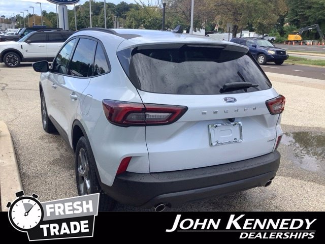 Certified 2025 Ford Escape ST-Line Select AWD/4WD image 6