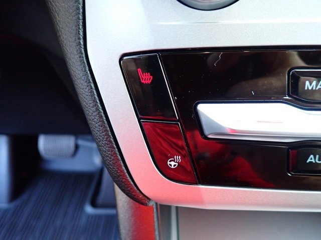 Certified 2022 Ford Explorer XLT w/ Equipment Group 202A image 26