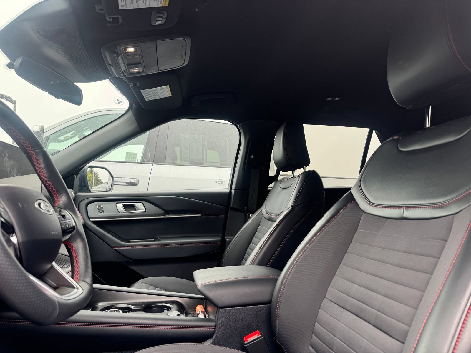 Certified 2025 Ford Explorer ST-Line AWD/4WD image 9