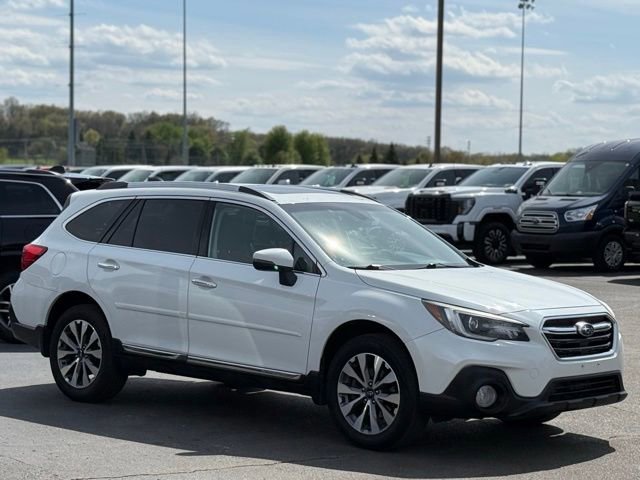 Used 2018 Subaru Outback 3.6R Touring AWD/4WD image 38