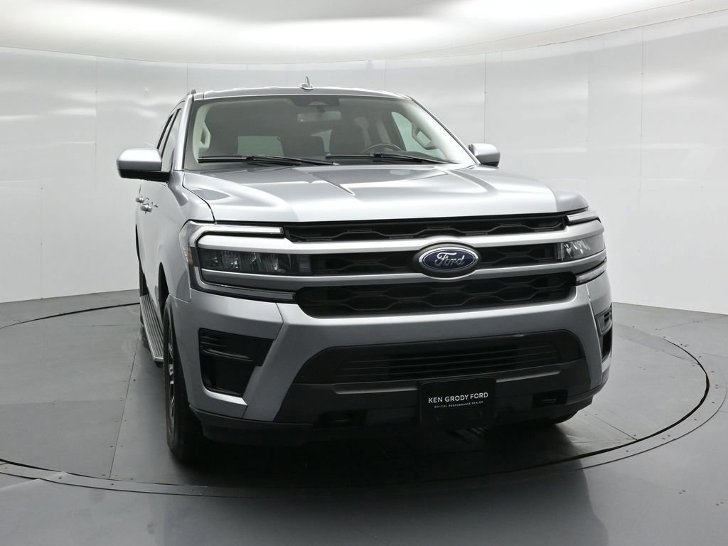 Certified 2023 Ford Expedition Max XLT image 6
