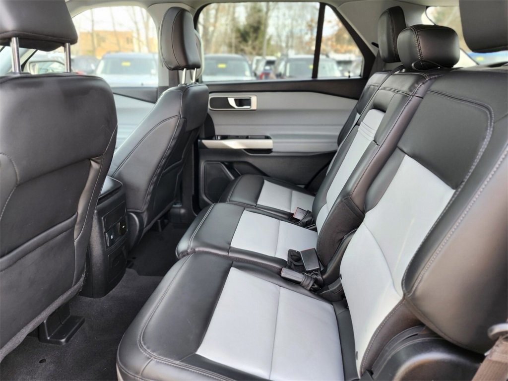 Certified 2022 Ford Explorer XLT w/ Equipment Group 202A image 16