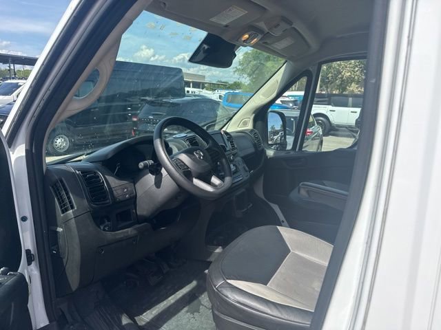 Used 2024 RAM ProMaster 2500 w/ Convenience Group FWD image 3