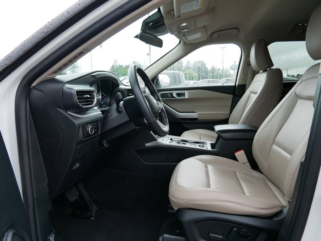 Certified 2023 Ford Explorer XLT w/ Equipment Group 202A AWD/4WD image 9