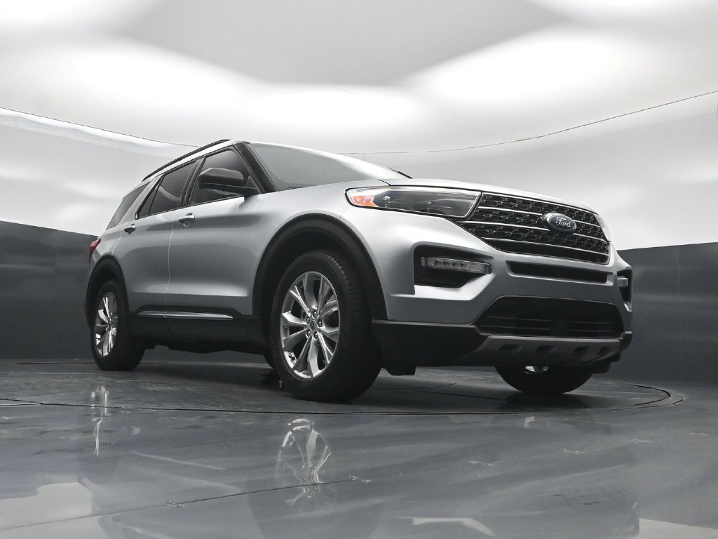 Certified 2021 Ford Explorer XLT w/ Equipment Group 202A RWD image 41