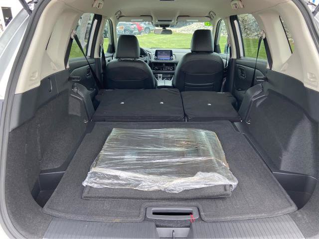 Used 2025 Nissan Rogue S FWD image 7