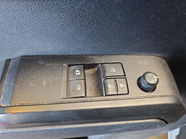 Used 2021 Toyota Tacoma SR w/ SR Convenience Package RWD image 19