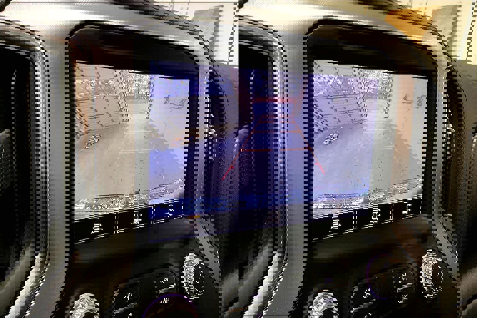 Used 2021 GMC Sierra 1500 SLT image 27