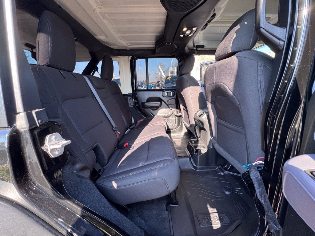 Used 2022 Jeep Wrangler Unlimited Sport AWD/4WD image 19