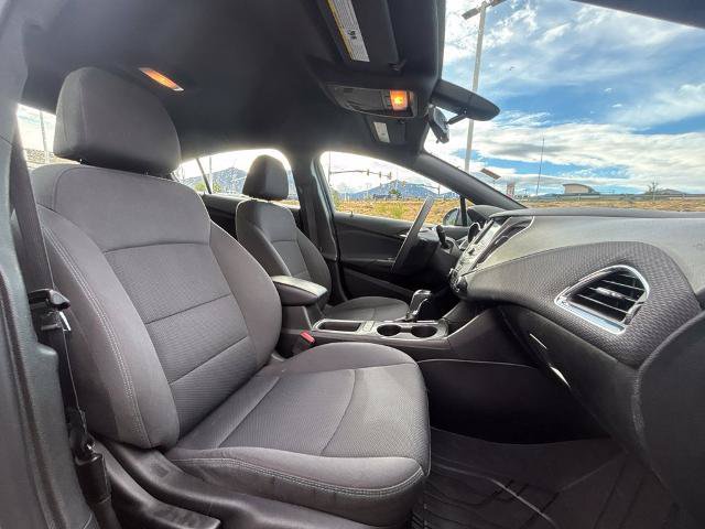 Used 2019 Chevrolet Cruze LT w/ Convenience Package FWD image 27