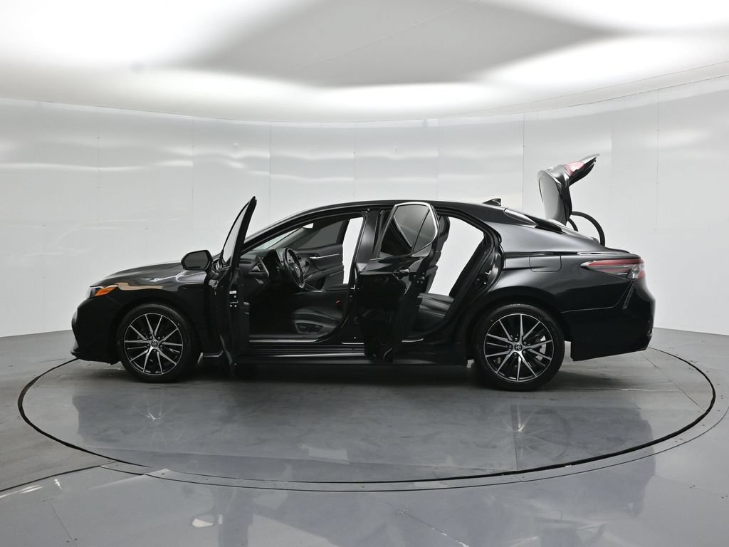 Used 2022 Toyota Camry SE FWD image 34