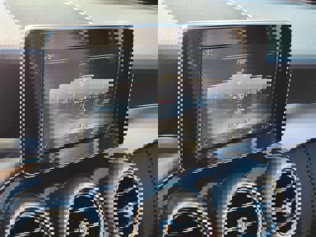 Used 2018 Mercedes-Benz C 300 Sedan image 20