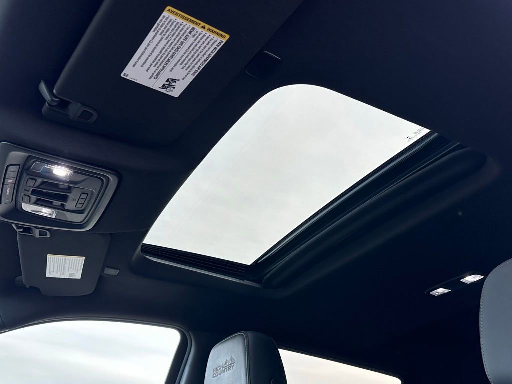 Used 2022 Chevrolet Silverado 1500 High Country w/ Technology Package image 25