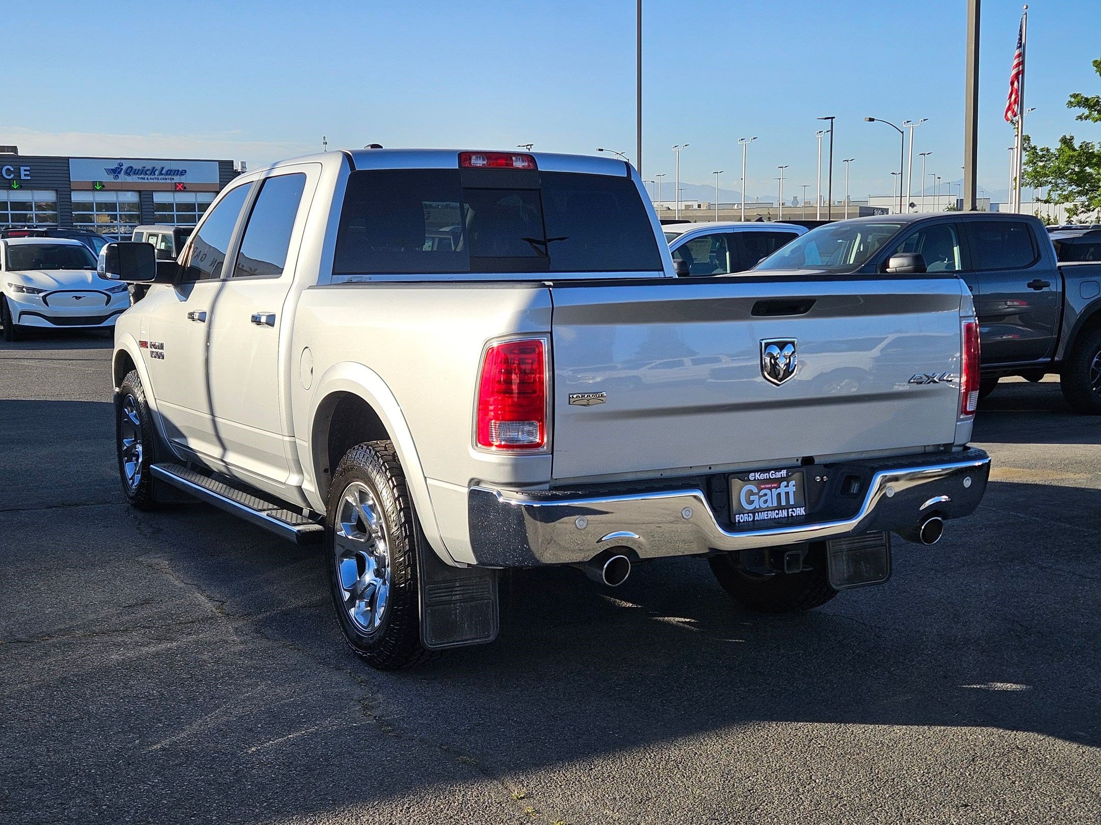 Used 2017 RAM 1500 Laramie AWD/4WD image 8