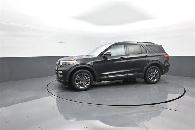 Certified 2023 Ford Explorer XLT w/ Equipment Group 202A image 4