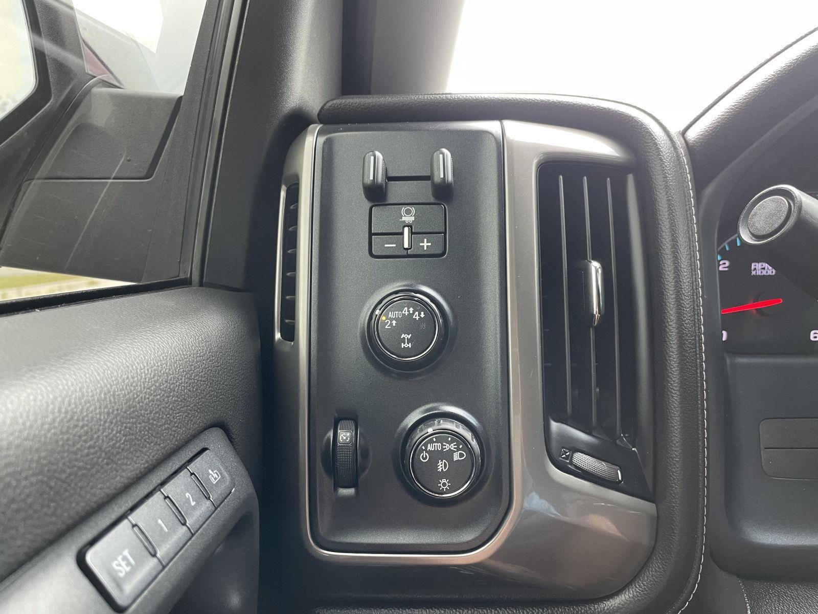 Used 2018 Chevrolet Silverado 1500 High Country AWD/4WD image 16
