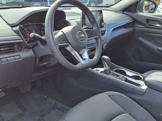 Used 2024 Nissan Altima 2.5 SV FWD image 9