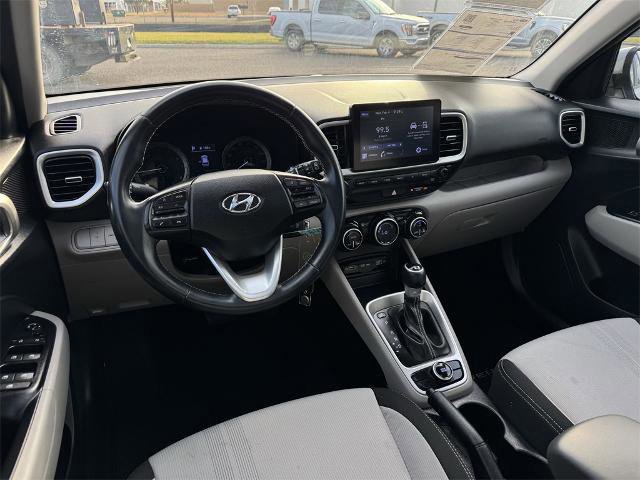 Used 2022 Hyundai Venue SEL w/ Cargo Package image 16