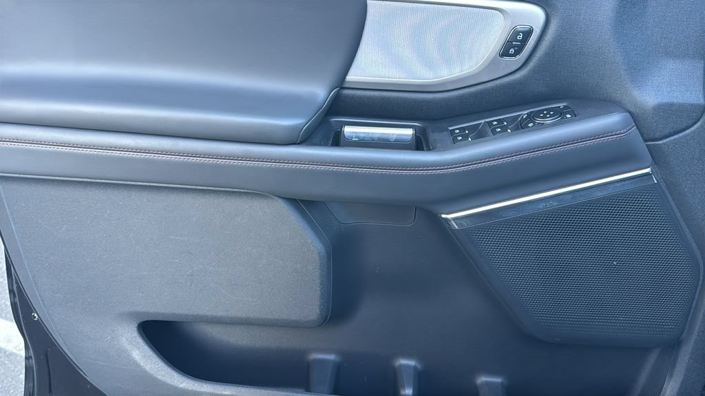 Certified 2025 Ford Expedition Active AWD/4WD image 18
