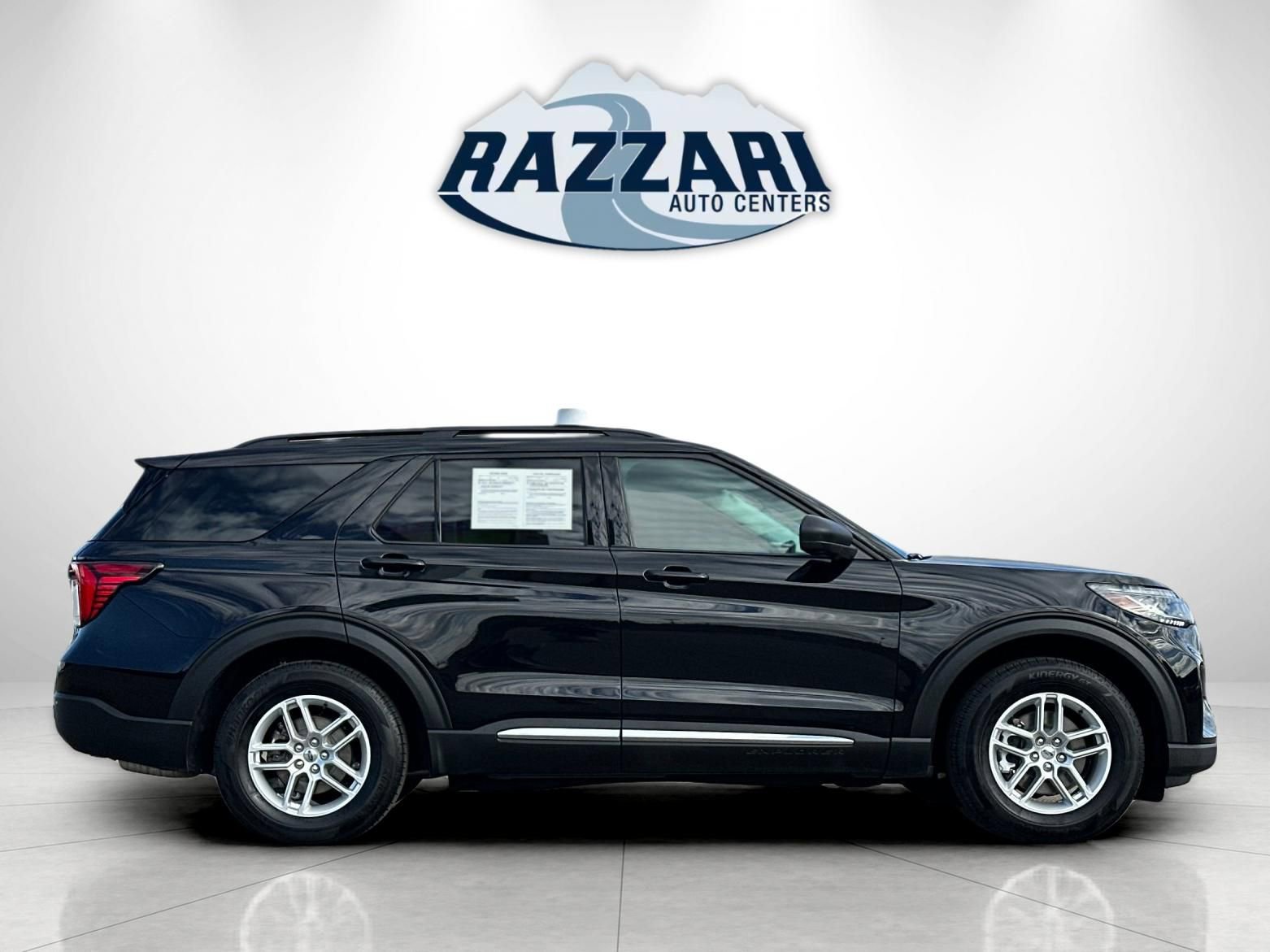 Certified 2025 Ford Explorer Active RWD image 2