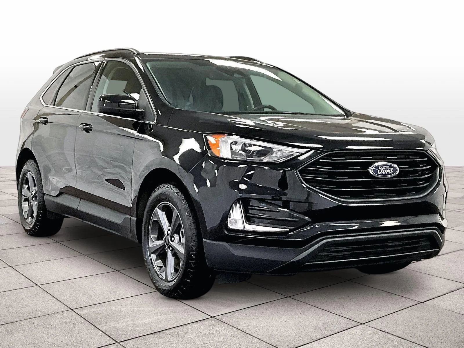 Certified 2022 Ford Edge SEL w/ Sport Appearance Package image 2