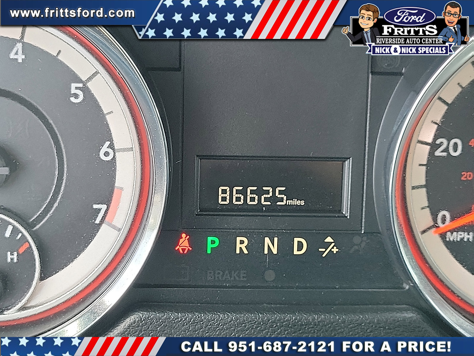 Used 2018 Dodge Grand Caravan SE w/ UConnect Hands-Free Group FWD image 2