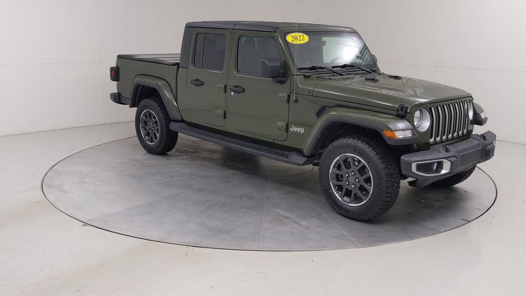 Used 2022 Jeep Gladiator Overland w/ Dual Top Group AWD/4WD image 10