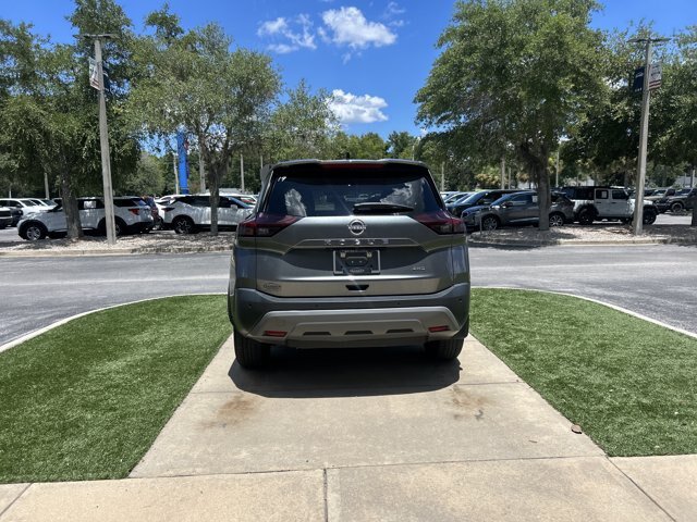 Used 2023 Nissan Rogue S AWD/4WD image 7