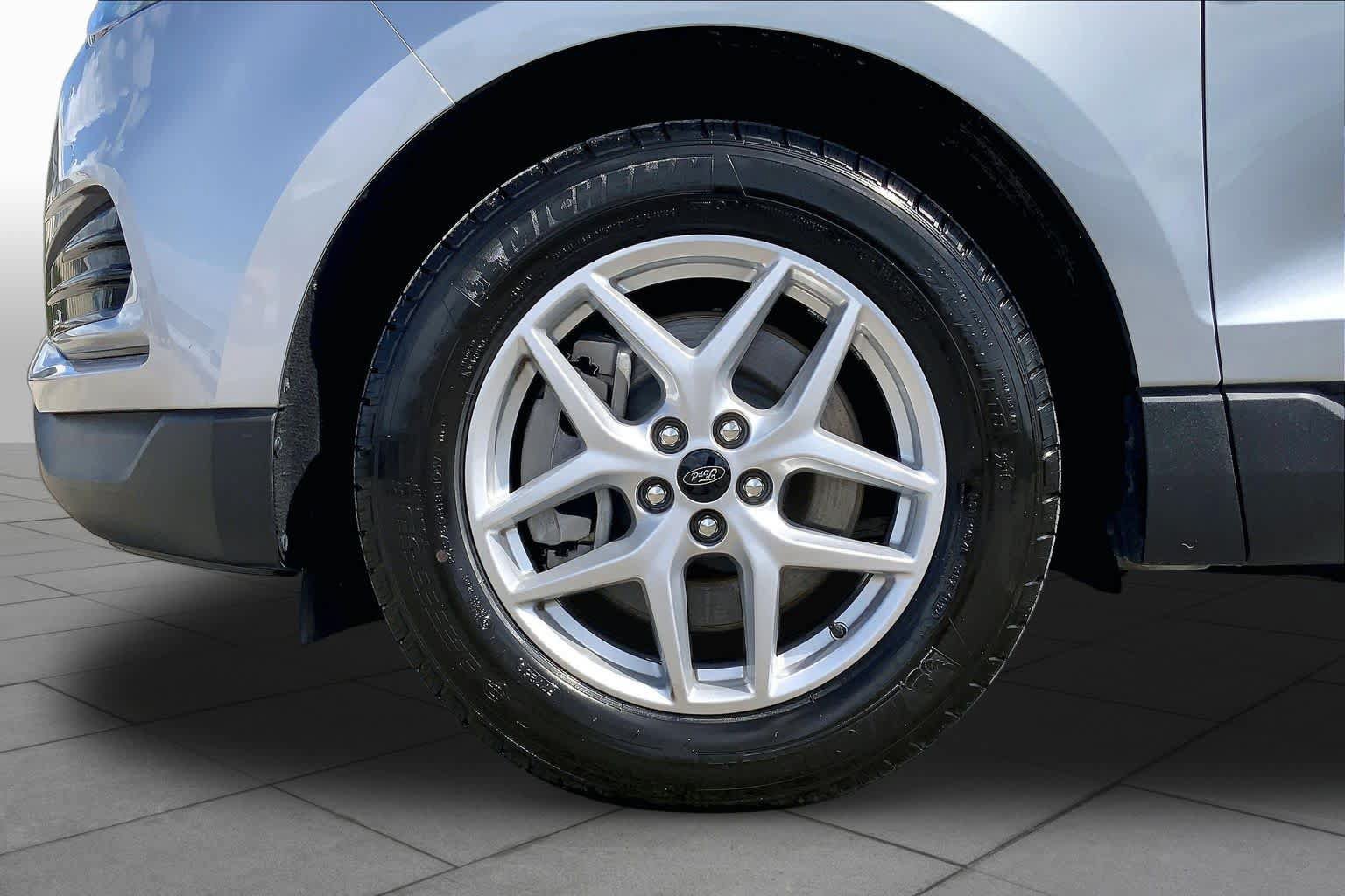 Certified 2024 Ford Edge SEL AWD/4WD image 11